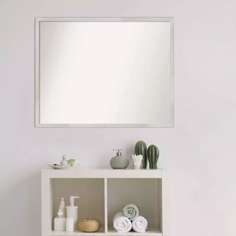 Miroir mural de salle de bains rectangulaire moderne en bois argenté, sans biseau, 30" x 24", fixation murale