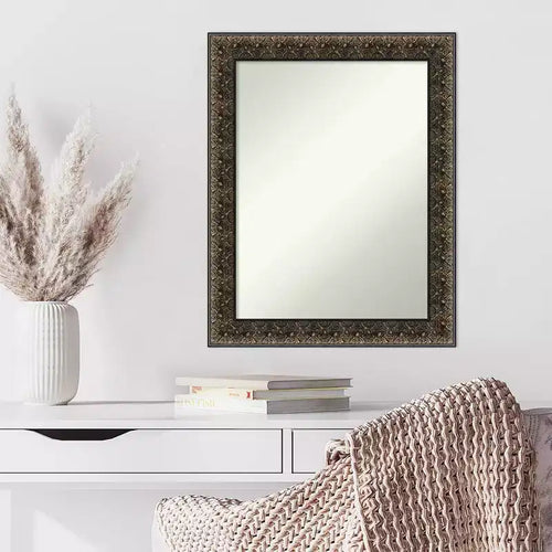 Miroir mural en bois noir à relief gravé, sans biseau, 23" x 29"