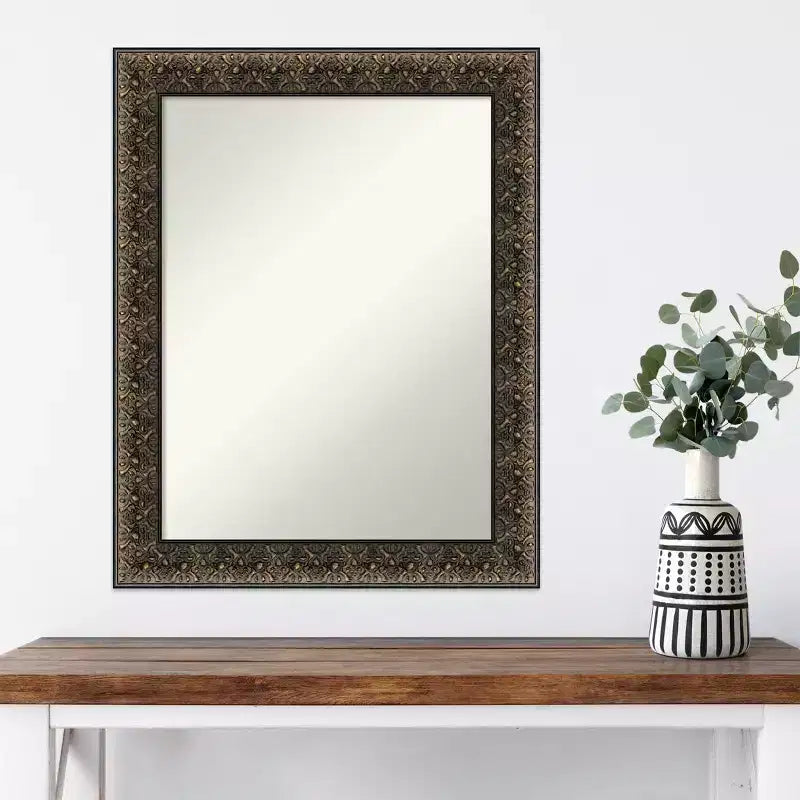 23" x 29" Wandspiegel aus schwarzem Holz mit Intaglio-Prägung, ohne Facettenschliff