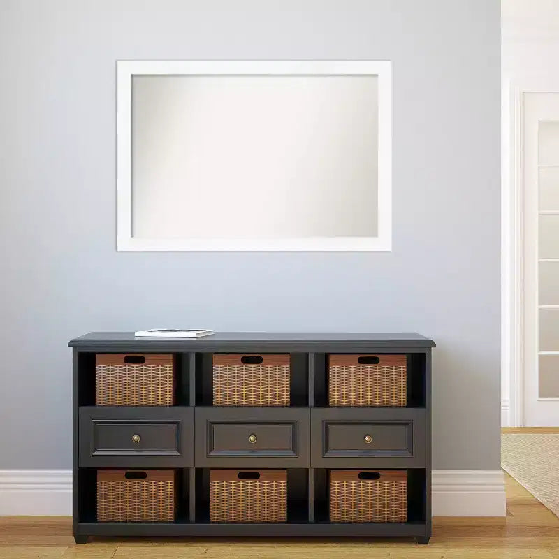 Espejo de pared estrecho blanco tipo gabinete, estilo moderno, no biselado, 39" x 27", marco de poliestireno, incluye herrajes de montaje