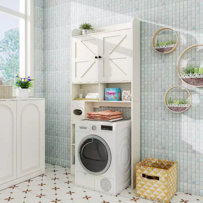 Armario de almacenamiento sobre el inodoro| Estante organizador para baño con puertas tipo granero y portarrollos de papel higiénico